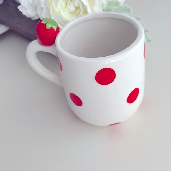 🖤STRAWBERRY MUG - Picture 5 of 9